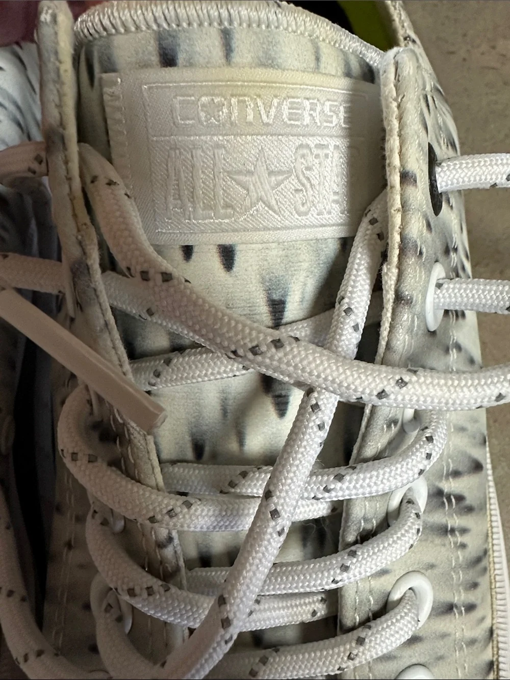 Converse x Futura “Skyfall” Low-Top Sneakers in White and Neon Yellow - Picture 6 of 16
